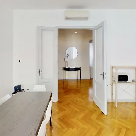 Triestevillas A/c Huge Central & Brand New - 5br *