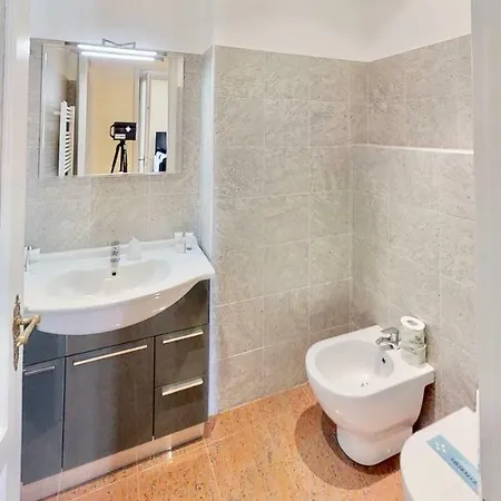 Triestevillas A/c Huge Central & Brand New - 5br Appartement Trieste