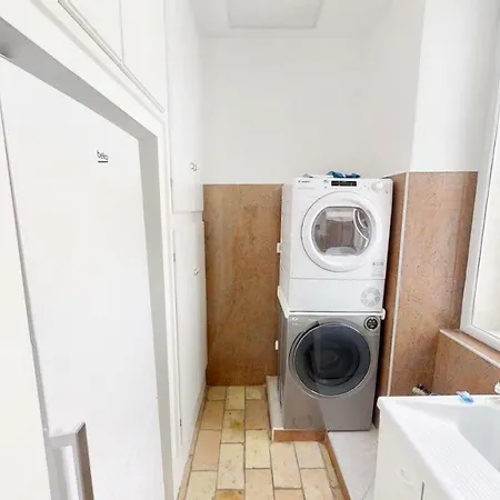 Triestevillas A/c Huge Central & Brand New - 5br