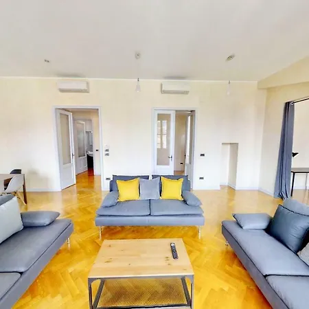 Triestevillas A/c Huge Central & Brand New - 5br Appartement Trieste